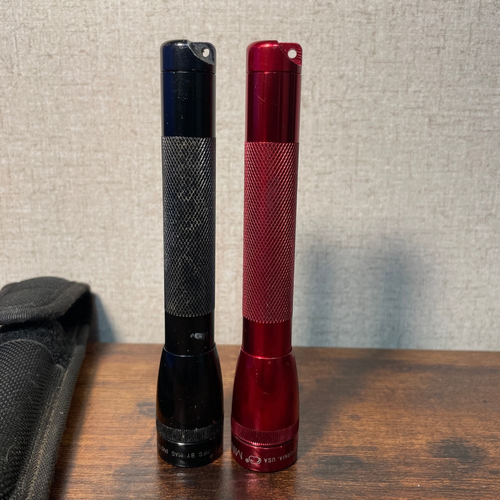 Maglite Mini AA Flashlight Bundle Red and Black with Nylon Belt Holster 2 Pack - Picture 5 of 11